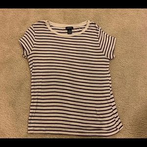 Cute and comfy striped tee!